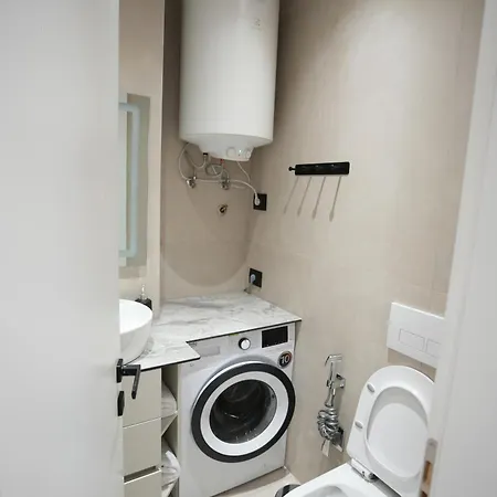 Huqi Luxury 2 Tirana