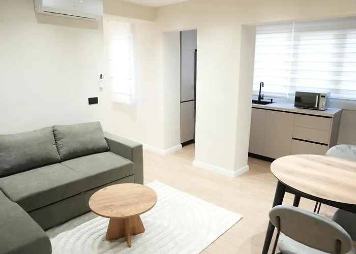 Huqi Luxury 2 *