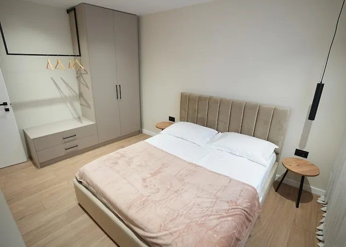 Huqi Luxury 2 地拉那