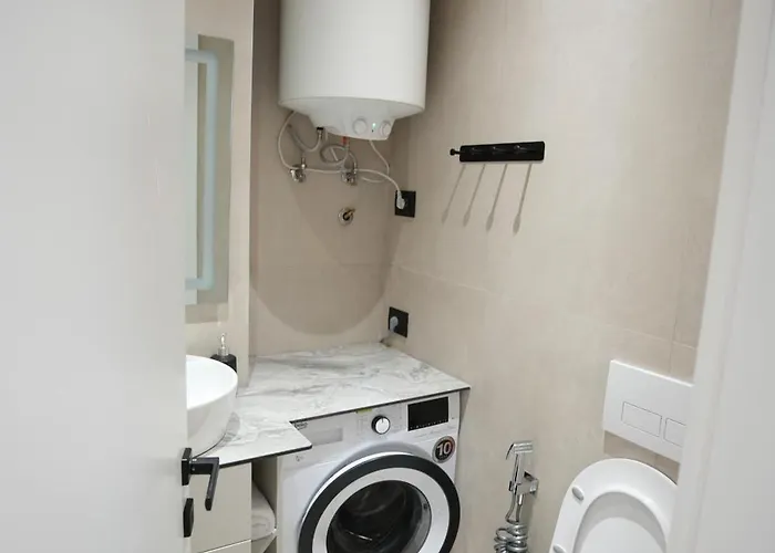 Huqi Luxury 2 地拉那